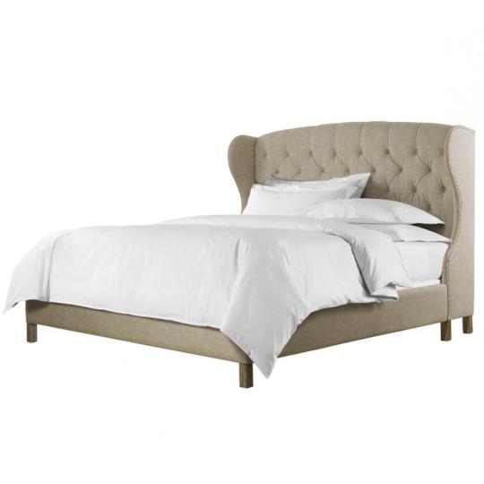 dvojite francuzske lozko rustikalne masivne drevo nabytok vidiecky dom zariadenie calunene prichytene provensalsky provensalsky spalna letny dom balaton.jpg